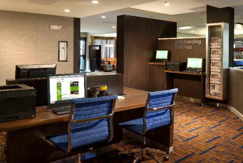 فندق Courtyard Fort Myers Cape Coral