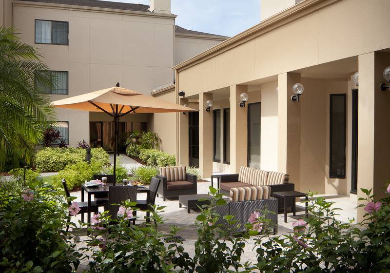 فندق Courtyard Fort Myers Cape Coral