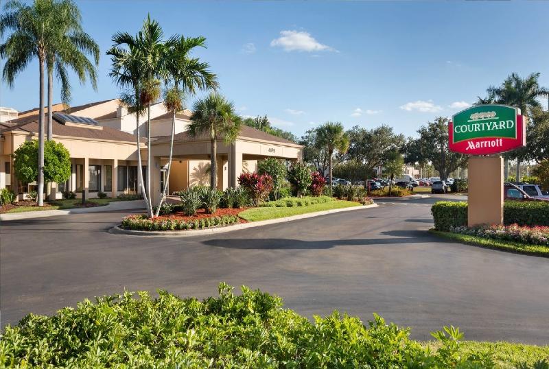 فندق Courtyard Fort Myers Cape Coral