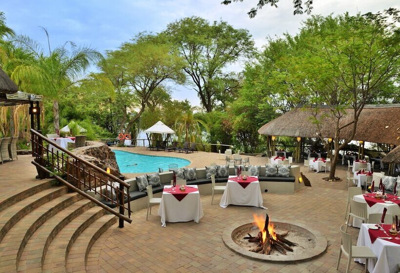 호텔 Cresta Mowana Safari Resort & Spa