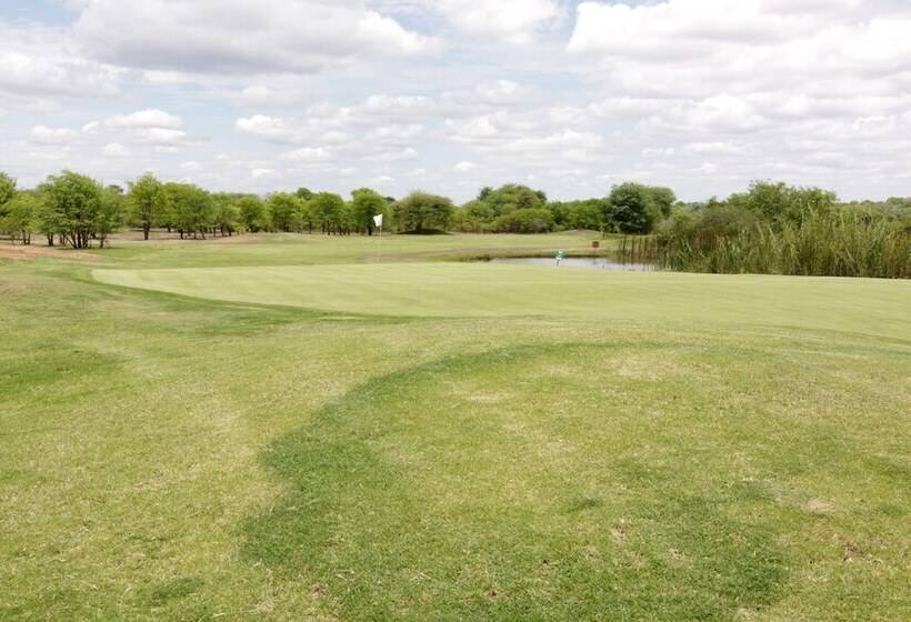 호텔 Cresta Mowana Safari Resort & Spa