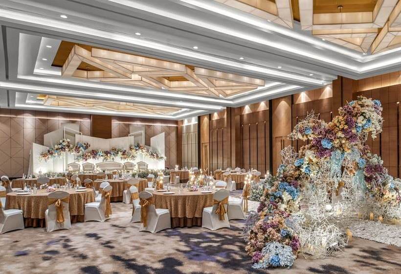 Mangkuluhur Artotel Suites