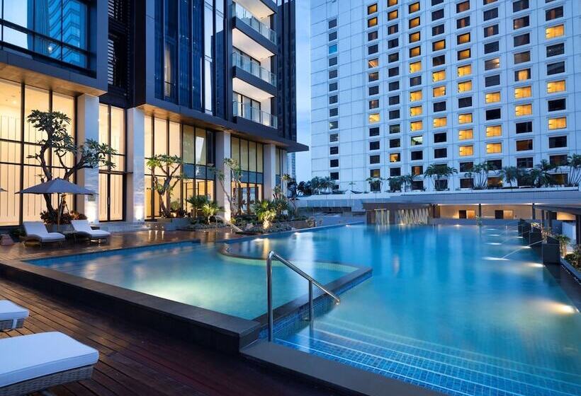 Mangkuluhur Artotel Suites