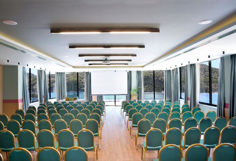 호텔 Dolce By Wyndham Athens Attica Riviera