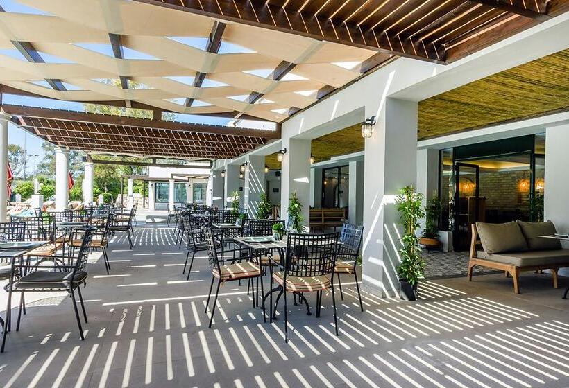 호텔 Dolce By Wyndham Athens Attica Riviera