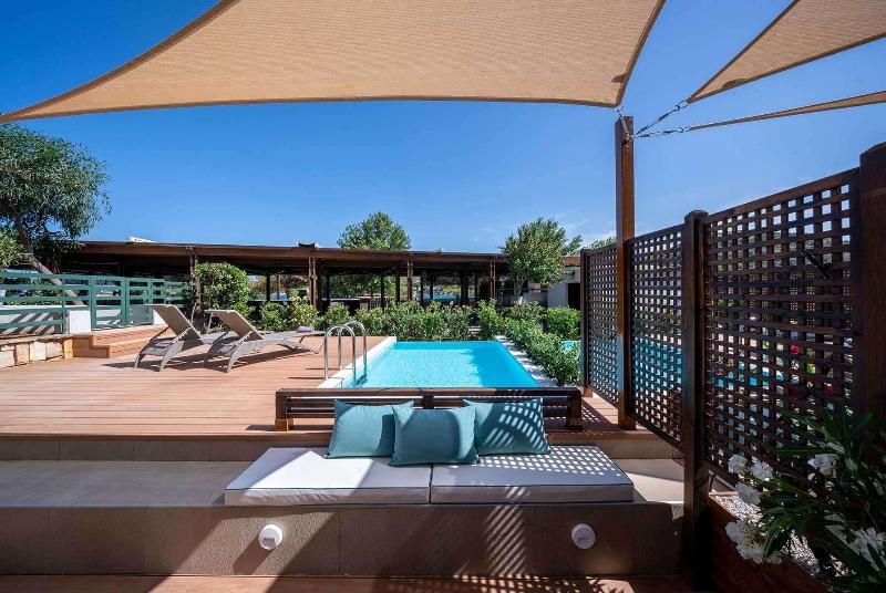 호텔 Dolce By Wyndham Athens Attica Riviera