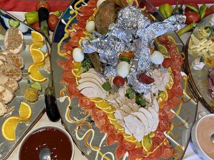 Gaddis Hotel, Suites And Apartments