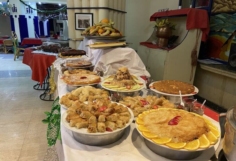 Gaddis Hotel, Suites And Apartments