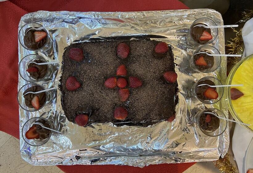 Gaddis Hotel, Suites And Apartments