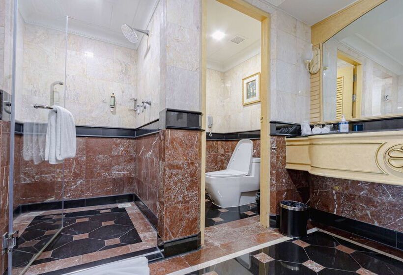 Golden Tulip Sovereign Hotel Bangkok