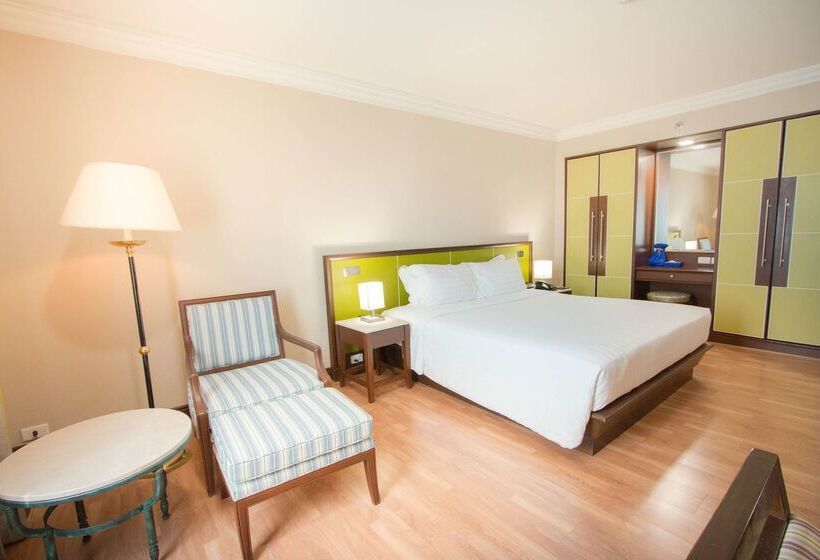 Golden Tulip Sovereign Hotel Bangkok