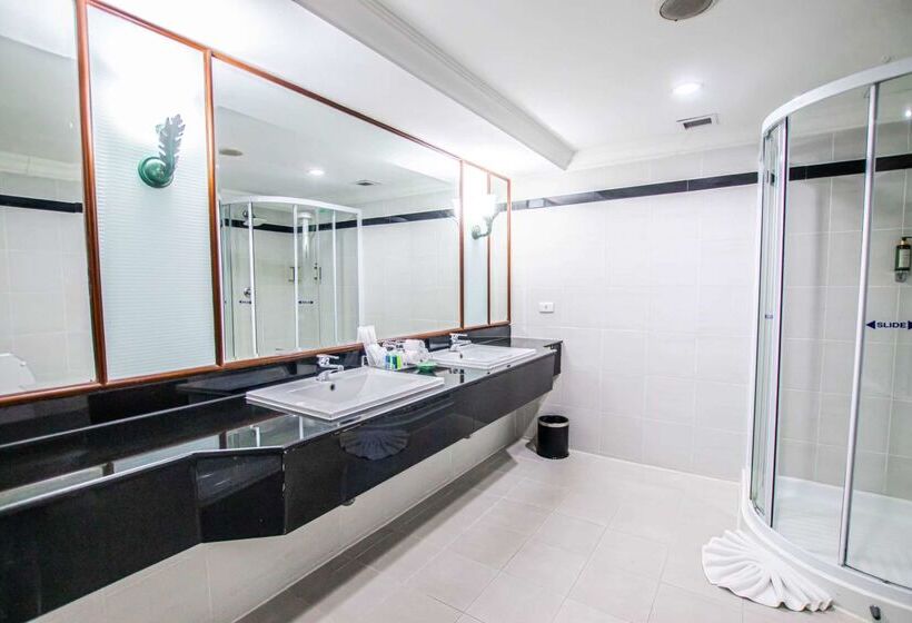 Golden Tulip Sovereign Hotel Bangkok