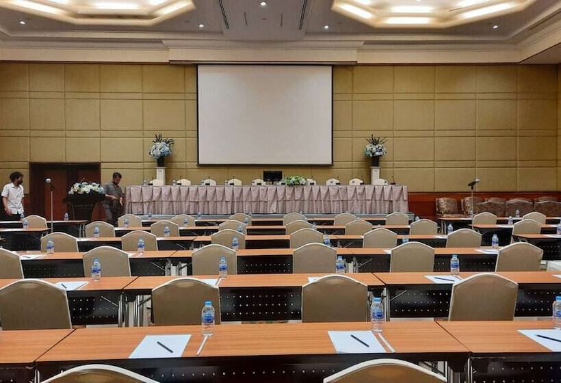 Golden Tulip Sovereign Hotel Bangkok