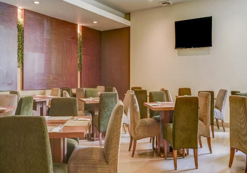 호텔 Grand Cikarang