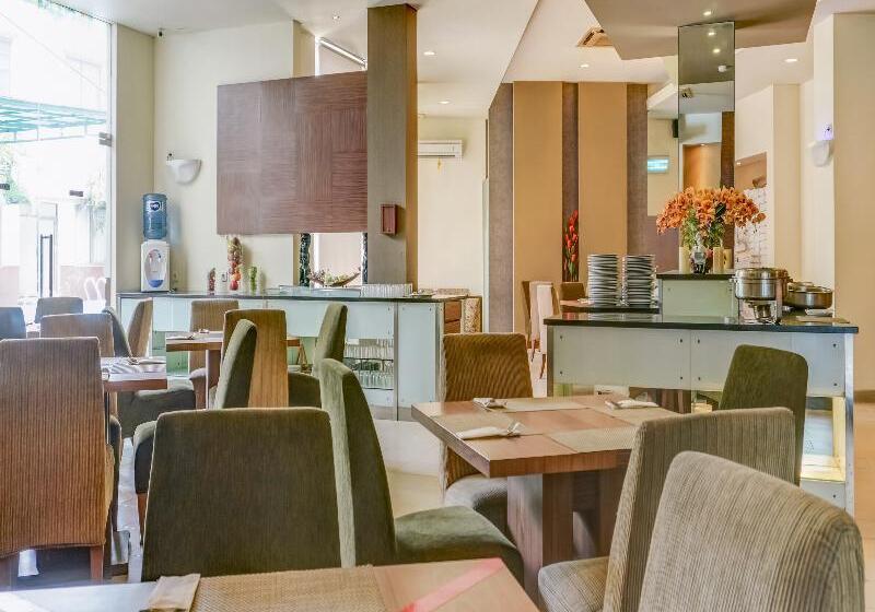 호텔 Grand Cikarang