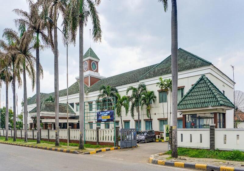 호텔 Grand Cikarang