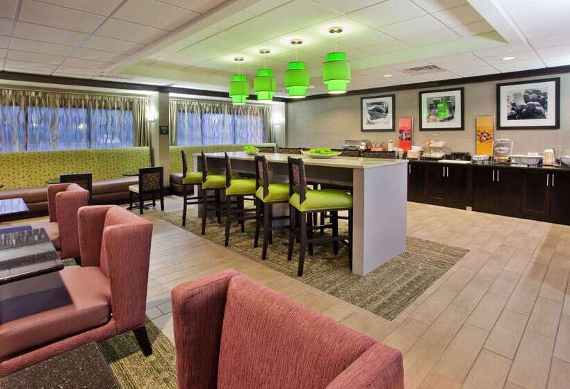 هتل Hampton Inn Atlantatown Center/kennesaw