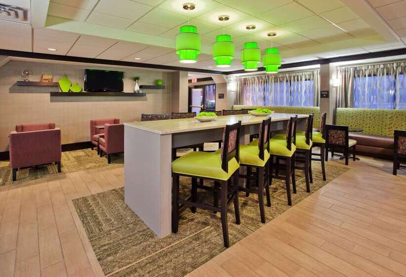 هتل Hampton Inn Atlantatown Center/kennesaw