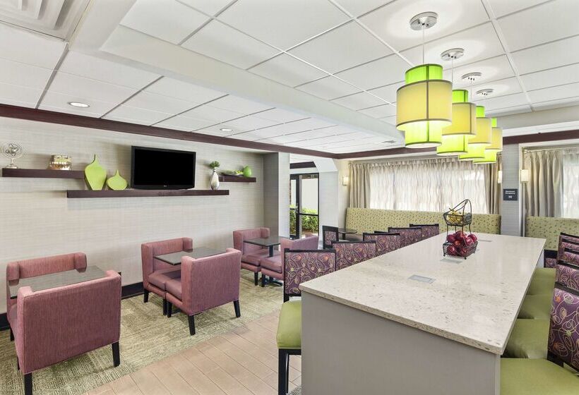 هتل Hampton Inn Atlantatown Center/kennesaw