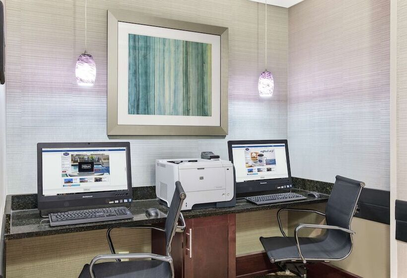 فندق Hampton Inn Atlantatown Center/kennesaw