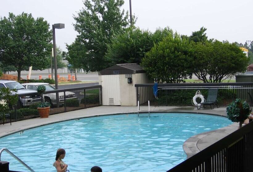 فندق Hampton Inn Atlantatown Center/kennesaw