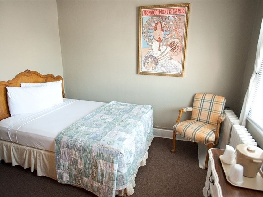 ホテル The Highland Inn