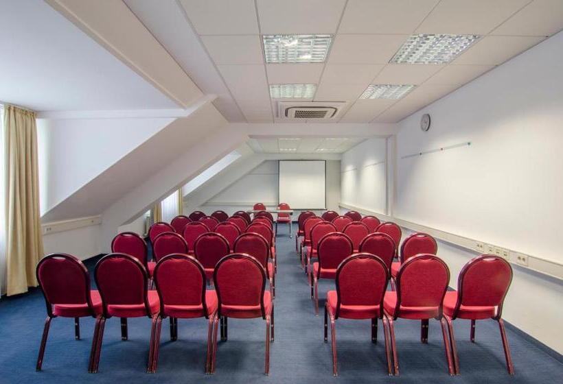 호텔 Holiday Inn Munich Unterhaching, An Ihg