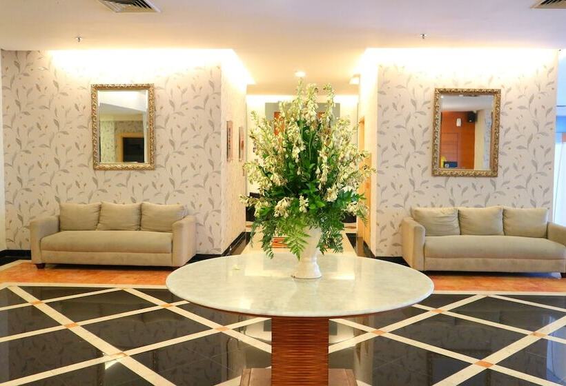 Отель Arcadia Mangga Dua By Horison