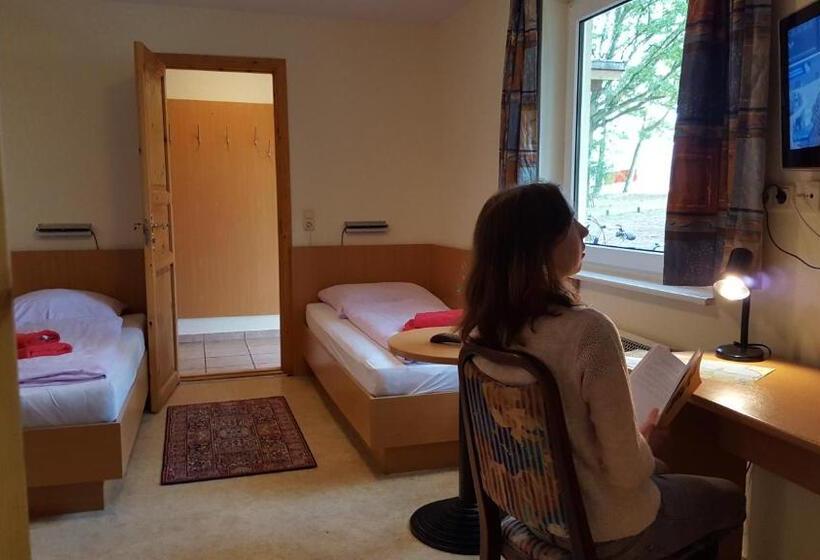 호텔 Hostel Schweriner See