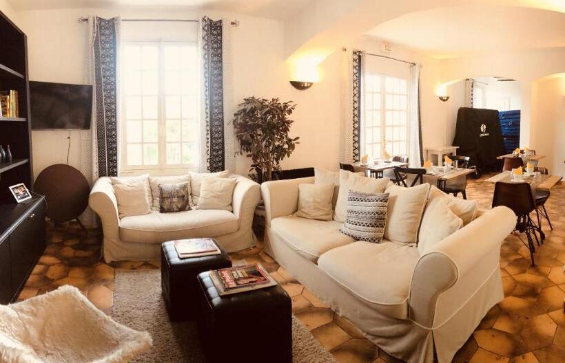 ホテル Hôtel Jas Neuf