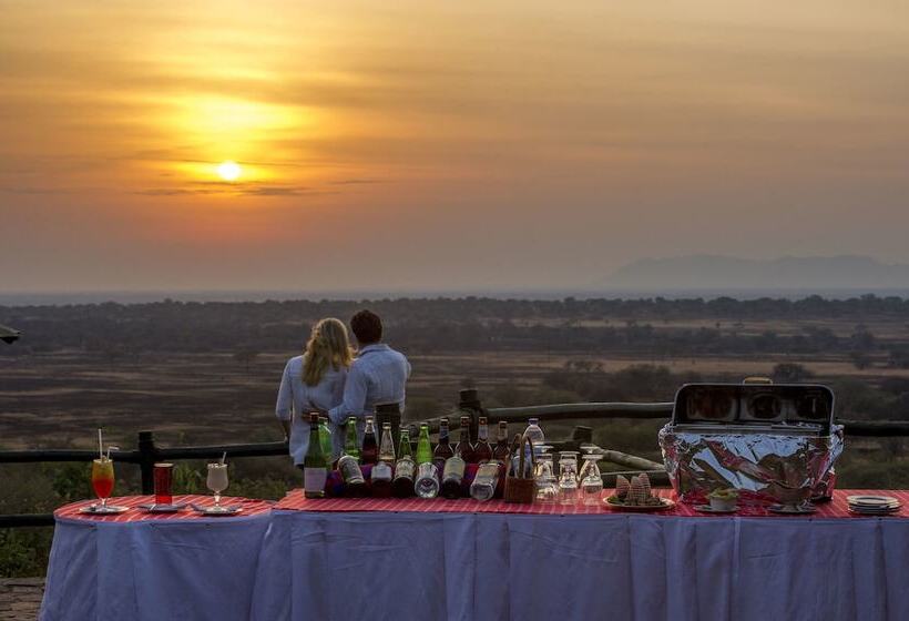 בית מלון כפרי Kirawira Serena Camp