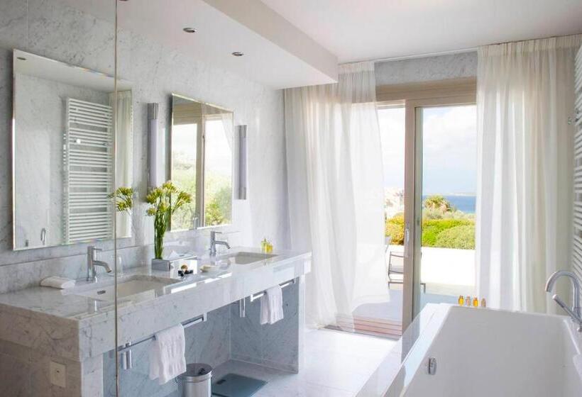 هتل La Villa Calvi