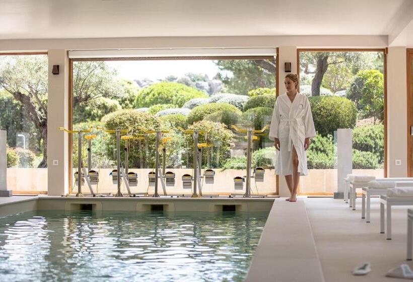 هتل La Villa Calvi