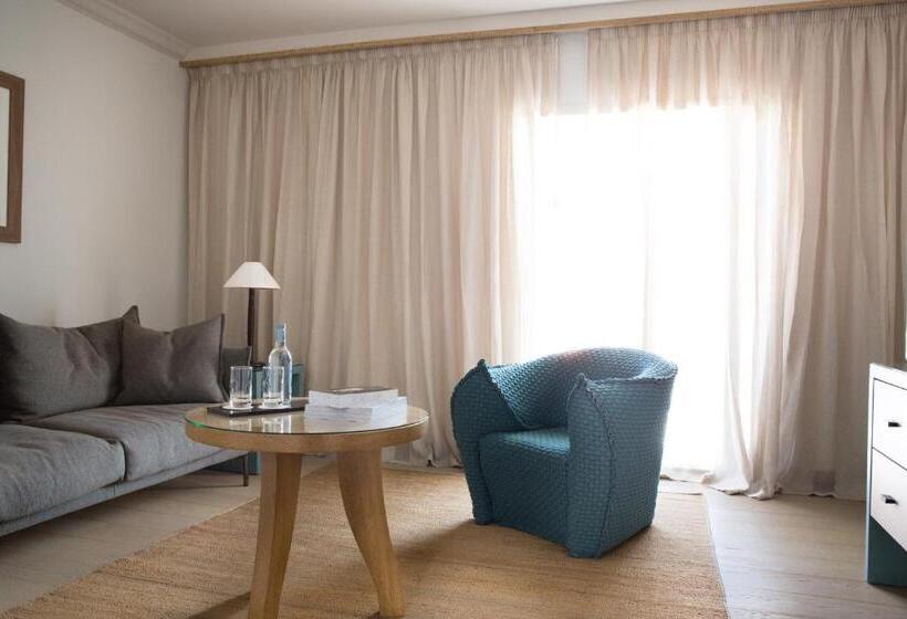 هتل La Villa Calvi