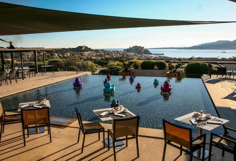 هتل La Villa Calvi