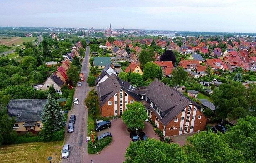 فندق Landhaus Dierkow