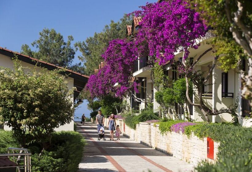 בית מלון כפרי Melas Holiday Village