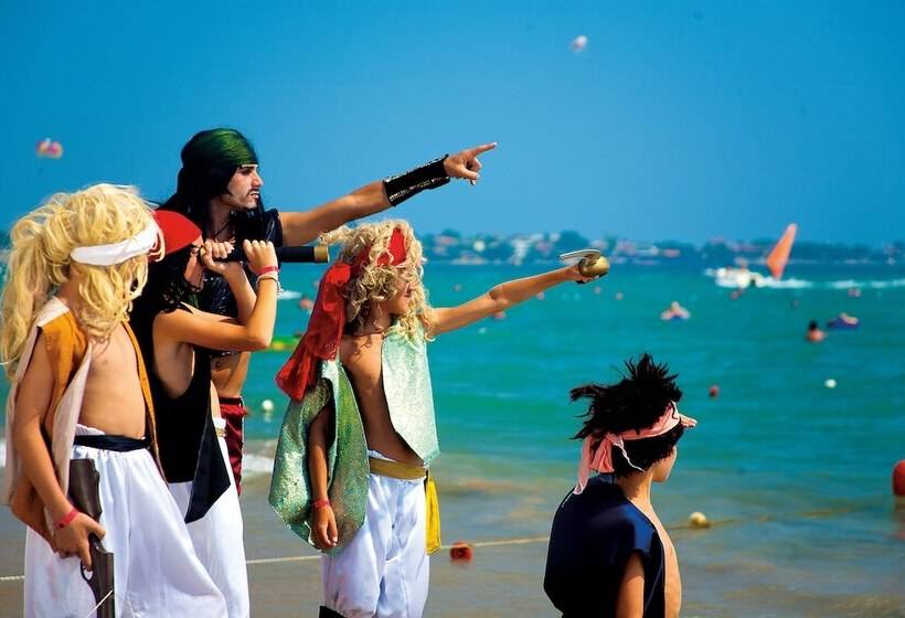 בית מלון כפרי Melas Holiday Village