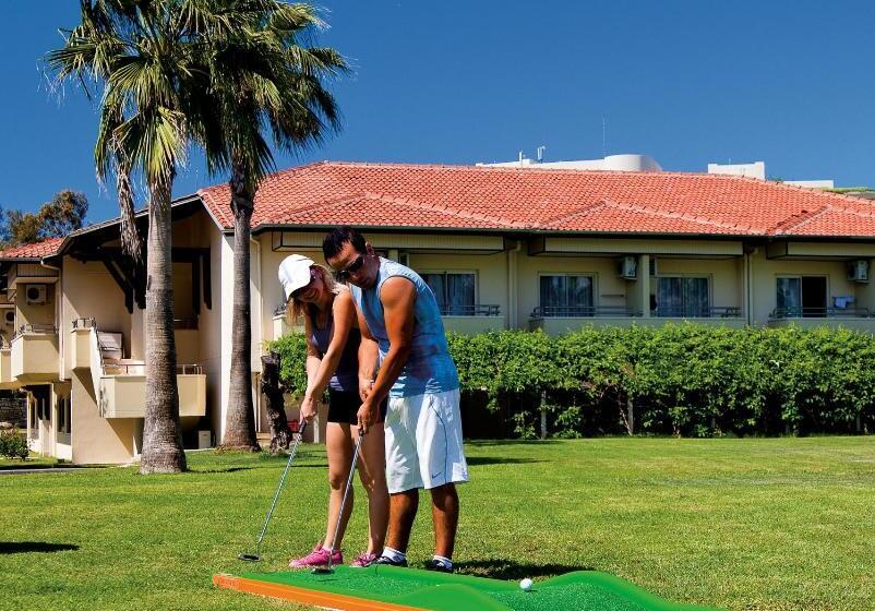 בית מלון כפרי Melas Holiday Village