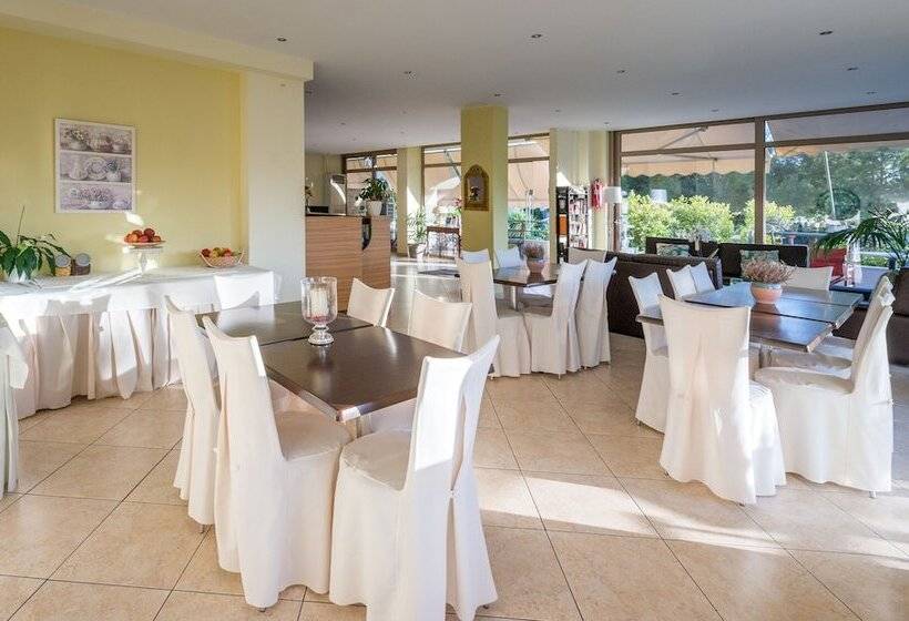 בית מלון כפרי Minavra