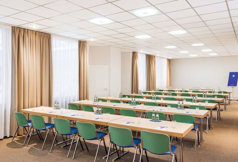 בית מלון כפרי NH Dortmund