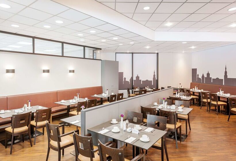 בית מלון כפרי NH Dortmund