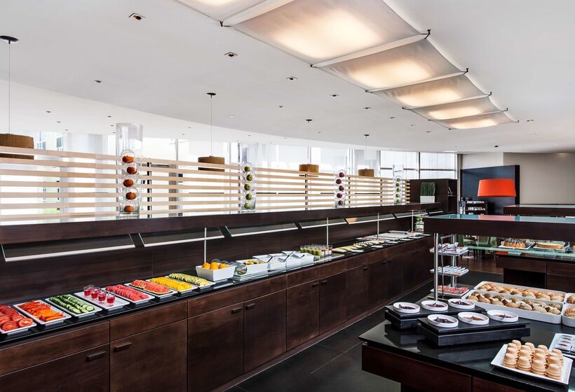 בית מלון כפרי NH Frankfurt Airport West