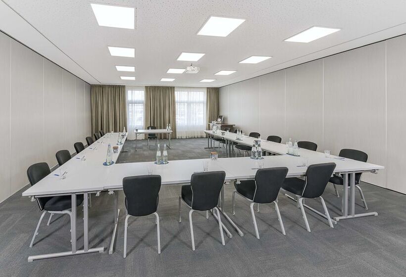 בית מלון כפרי NH München Airport