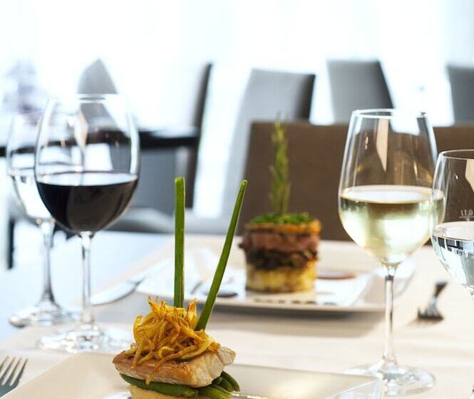 בית מלון כפרי NH München Airport