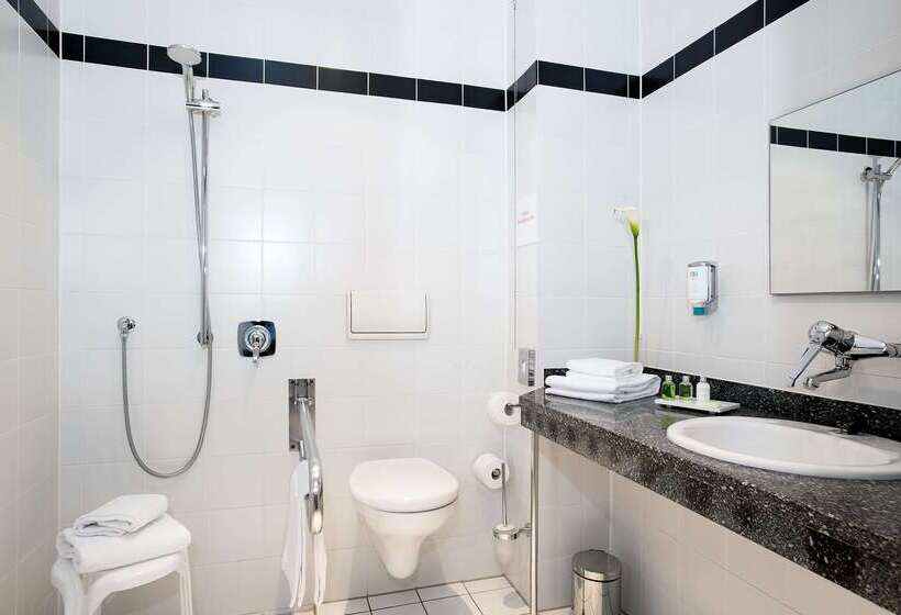 Отель NH München Messe