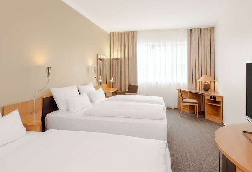 Отель NH München Messe