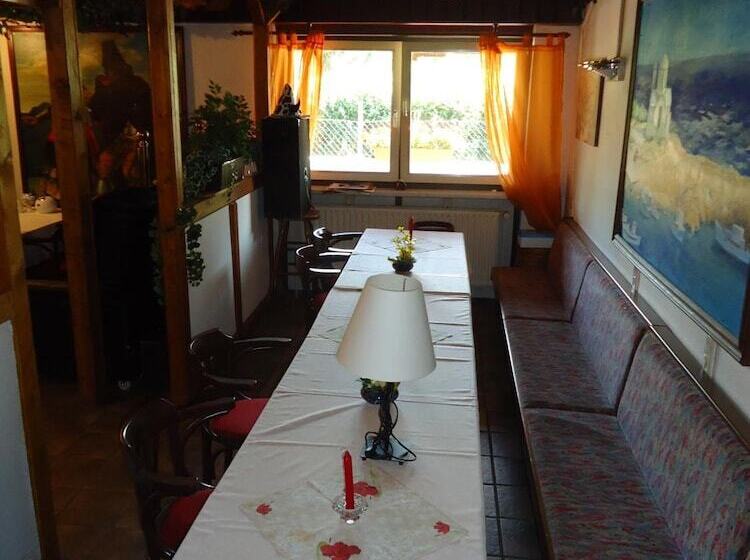 ホテル Ottersleben