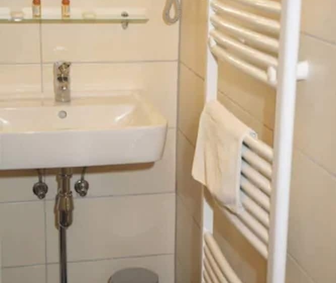 ホテル Ottersleben