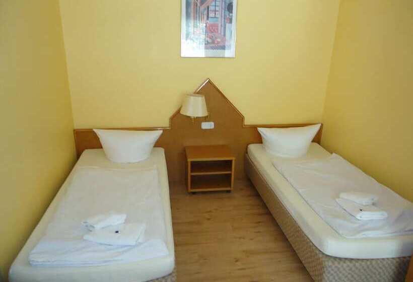 ホテル Ottersleben